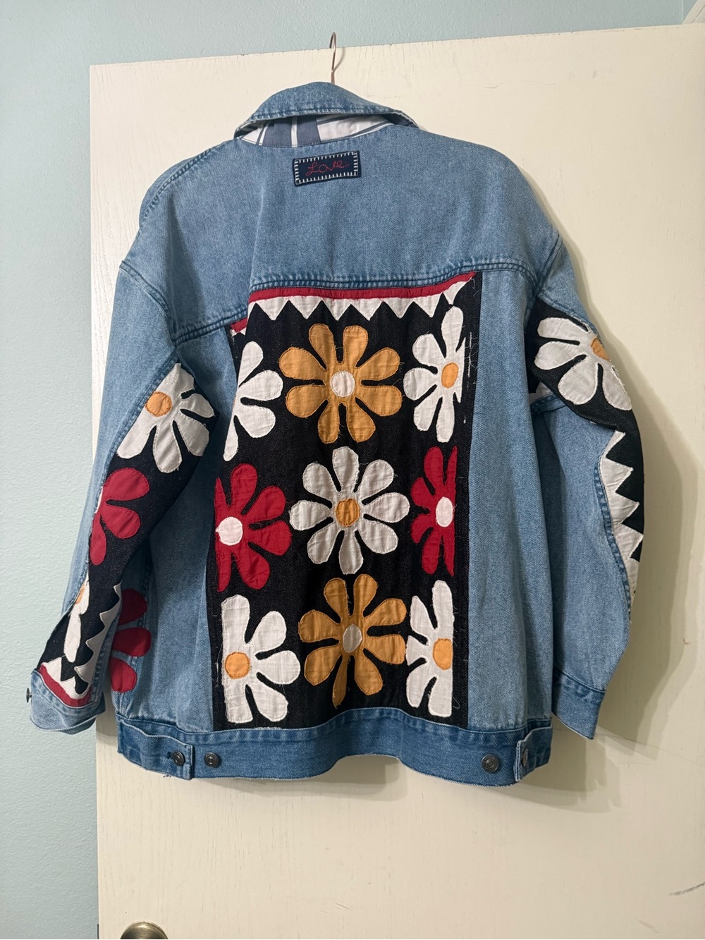 Free People Annie’s Flower Boho Trucker Denim Jacket - Size M NWT - Picture 7 of 11